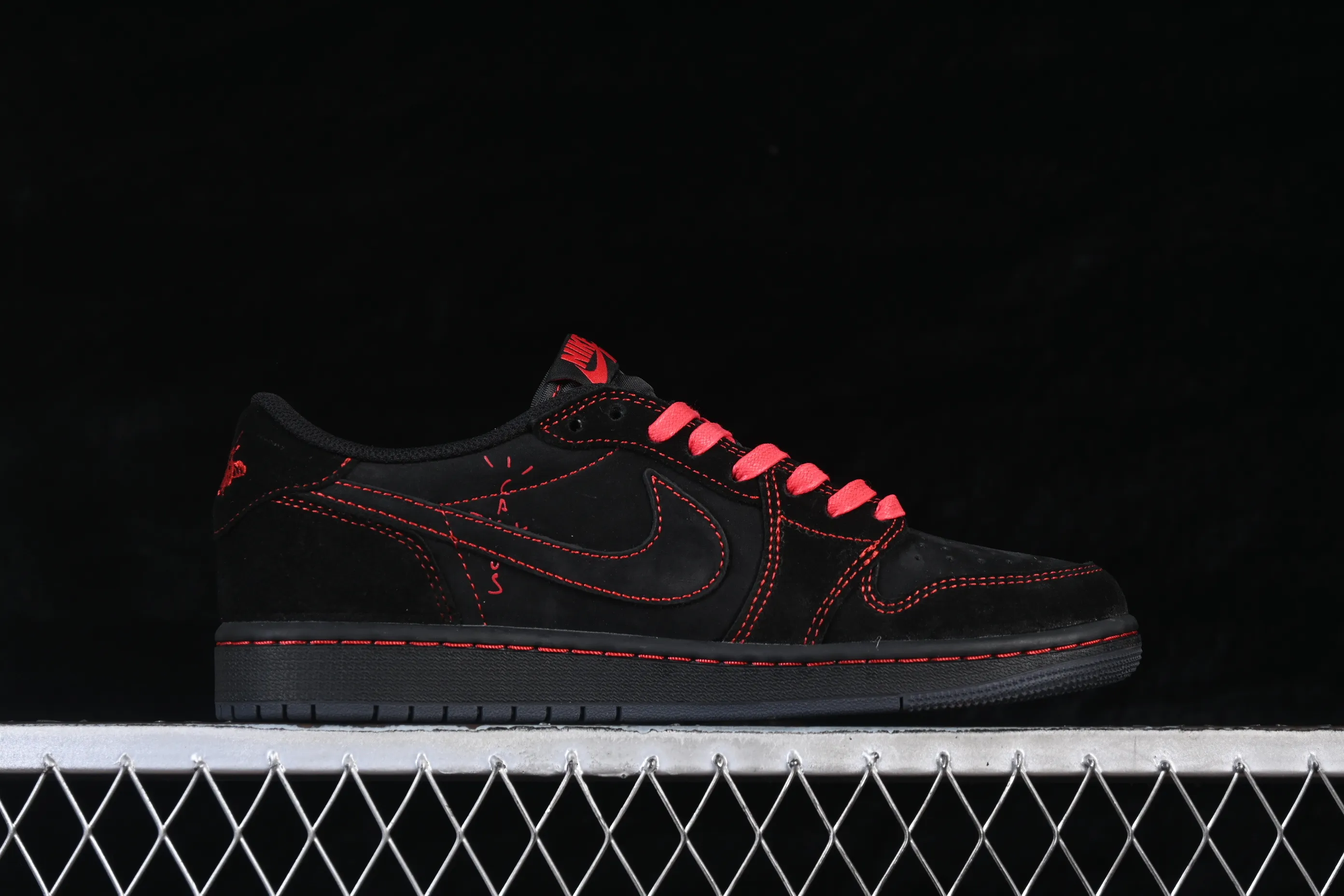 All Categories Air Jordan Jordan Series Basketball Shoes Air Jordan 1 Low High-end Customized Low-top Sneakers Travis Scott